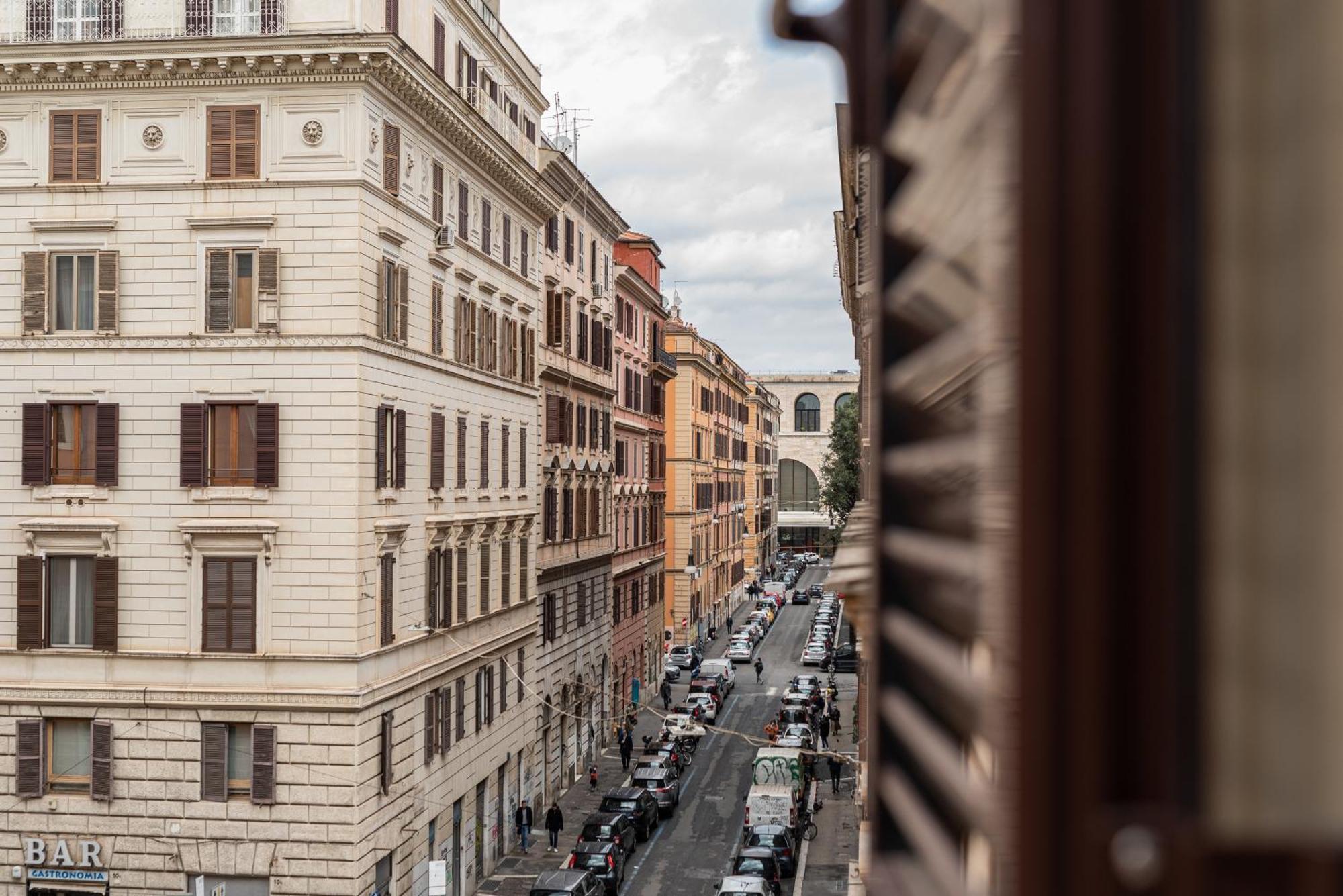 Ancient Rome Apartment — Photos 3